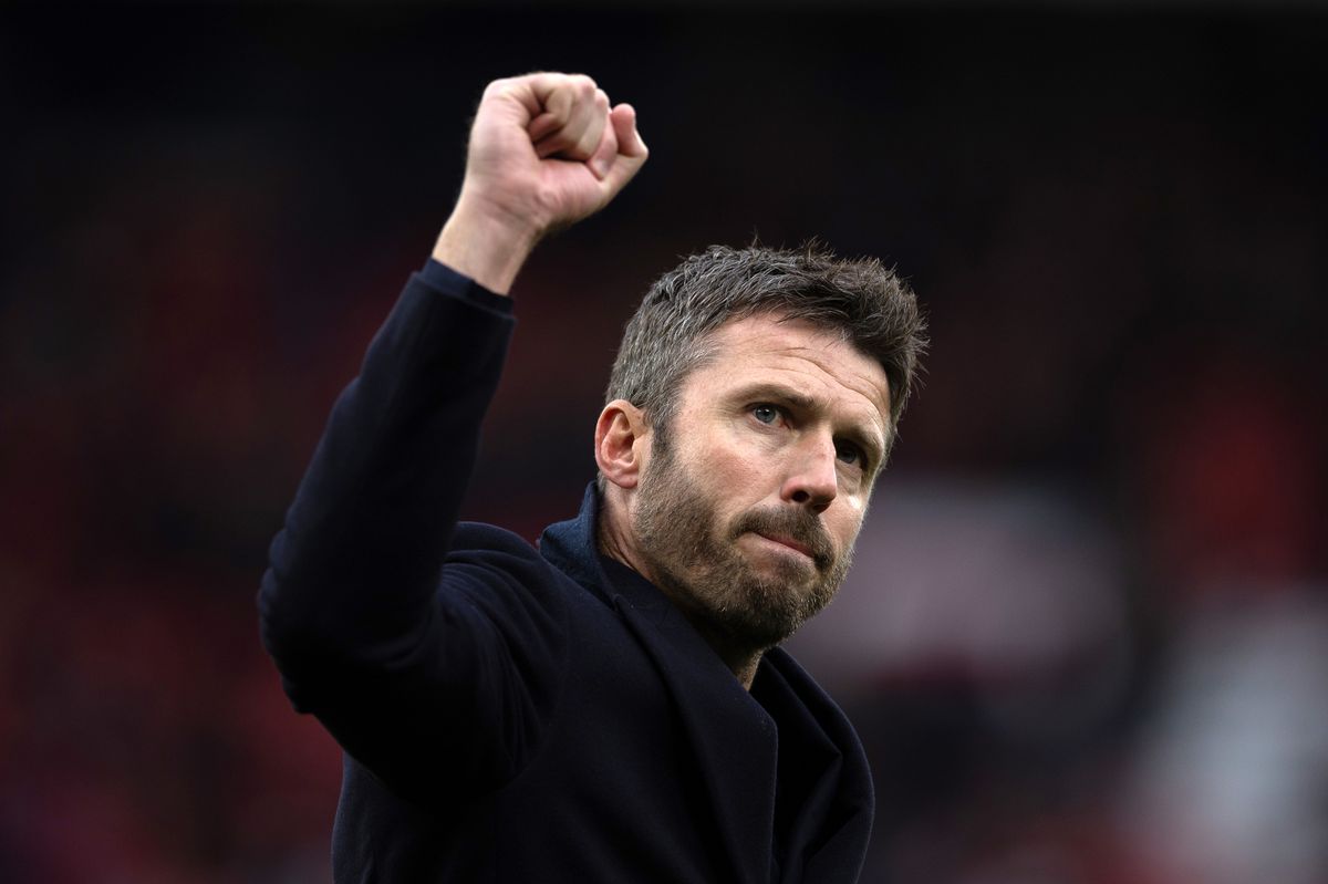 Chris Waddle Urges Carrick to Offload Two Man United Stars