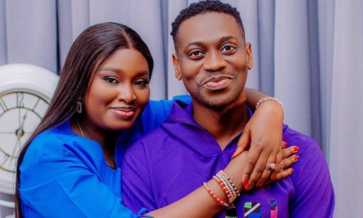 Nollywood Stars Lateef & Adebimpe Adedimeji Announce Arrival of Triplets