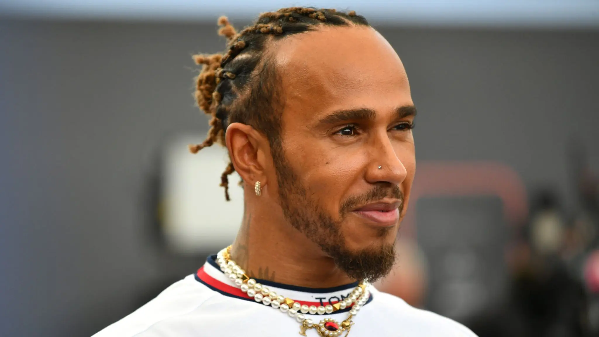 Lewis Hamilton Backs Arsenal to Edge PSG in Champions League Final
