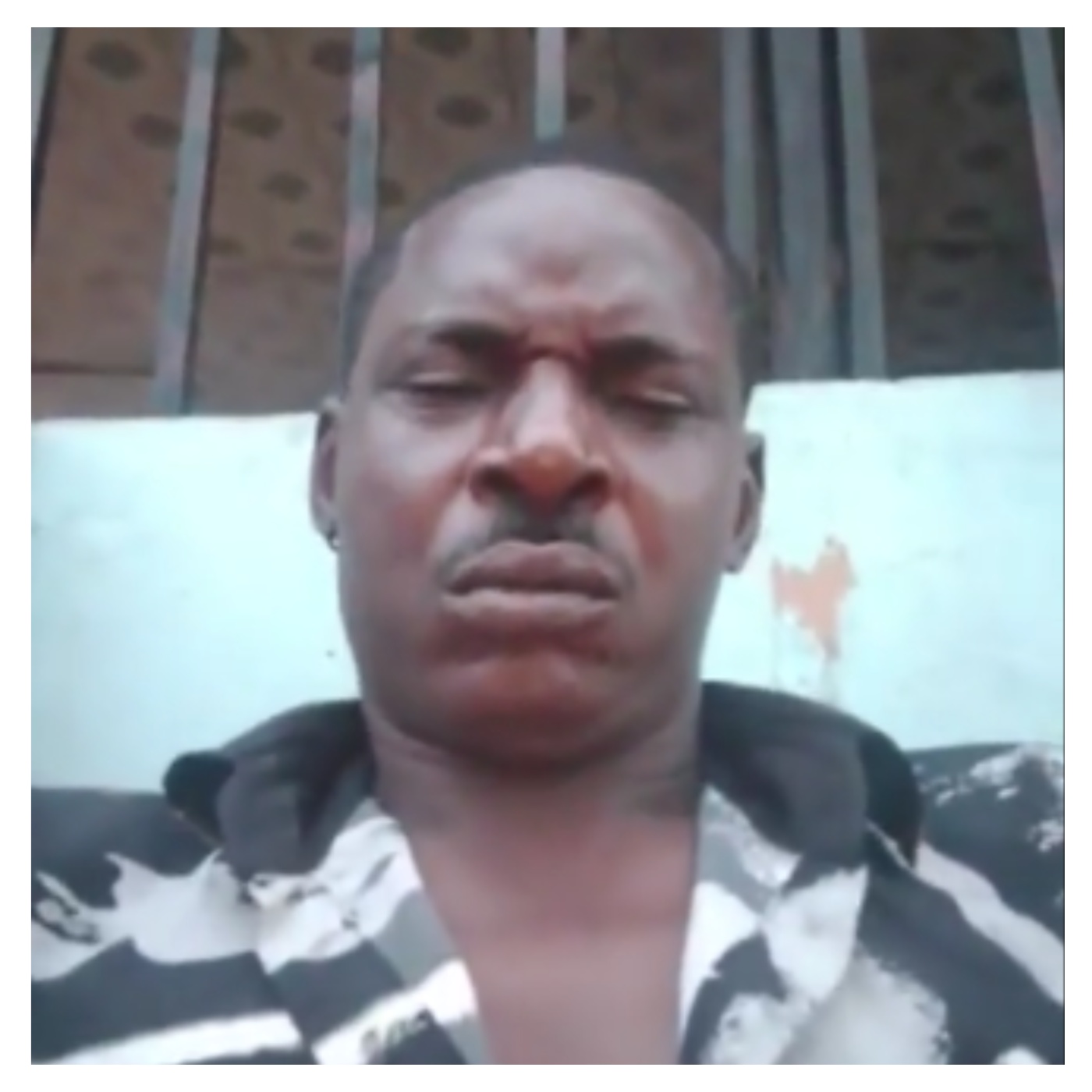 Policeman who threatened to shoot citizens recording him says sorry
