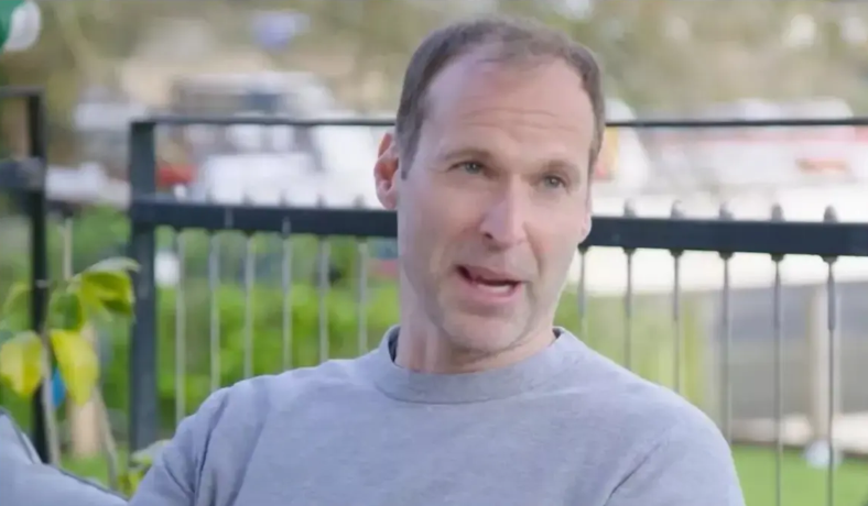 Petr Cech tells Chelsea: Blend youth with experience to win trophies