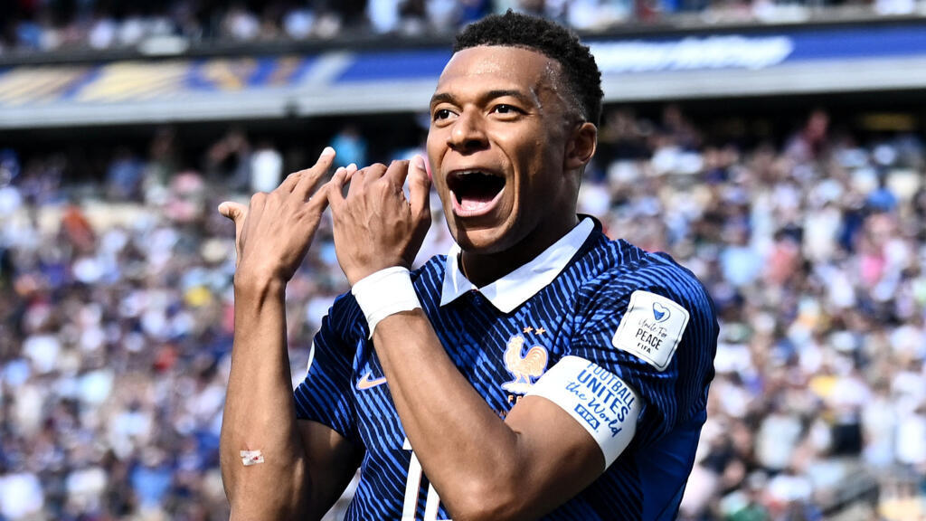 Mbappe Shatters Records as France Triumphs 3-1 Over Senegal in World Cup Opener