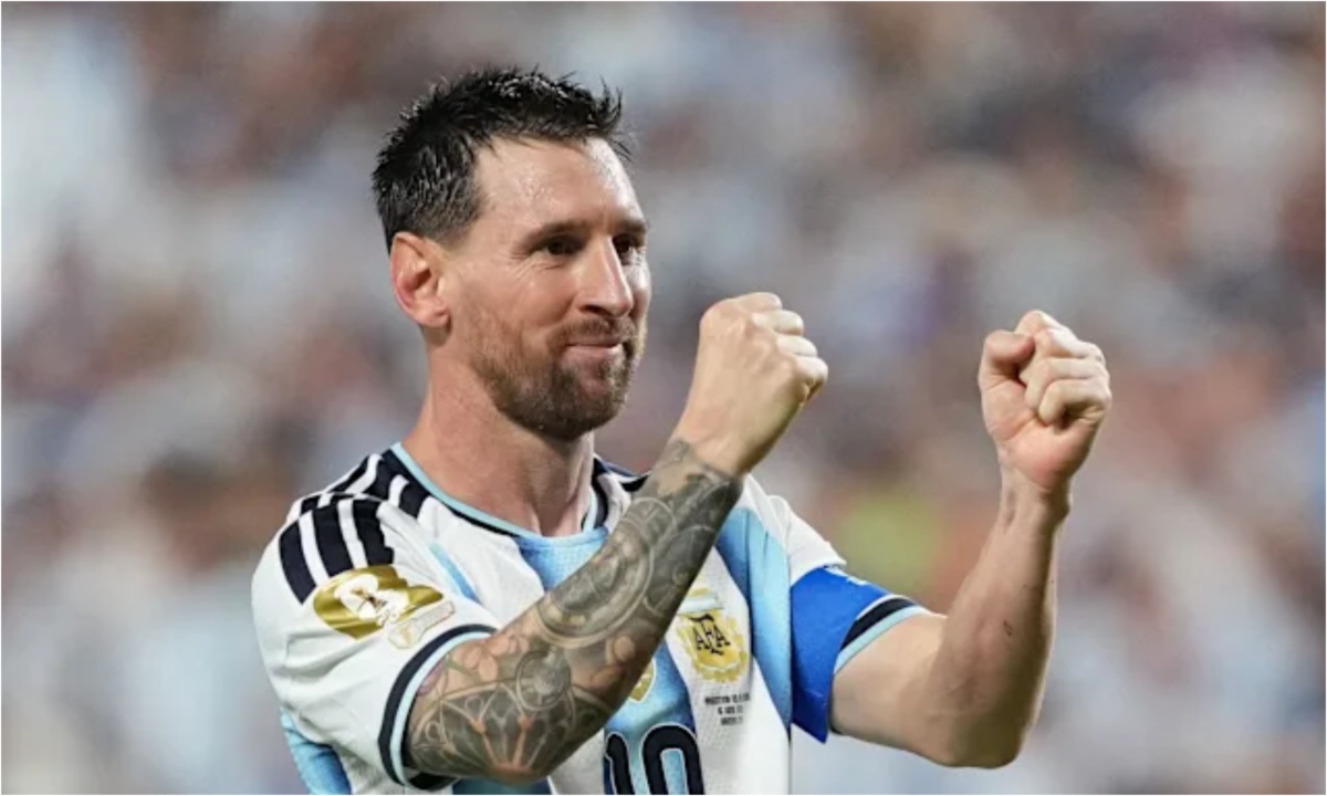 Messi Escapes Red Card in Argentina's World Cup Win Over Algeria
