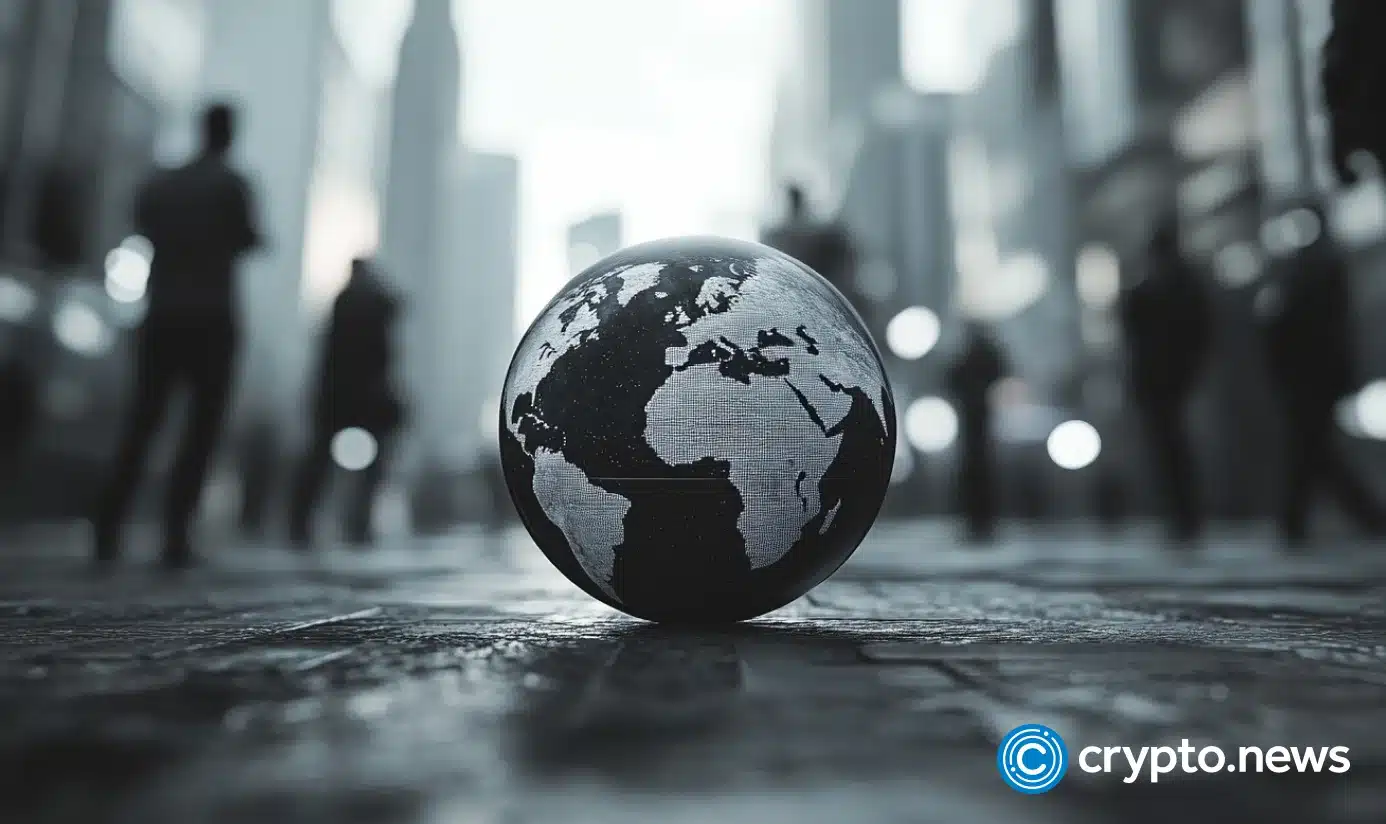 Worldcoin plunges 28% as Arthur Hayes sells WLD, $0.35 support in focus